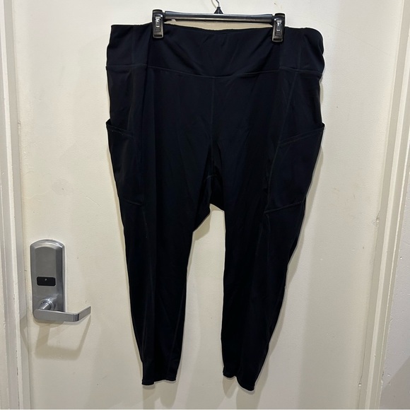 Torrid Active Black Side Pocket Leggings Size 4X - Picture 1 of 10